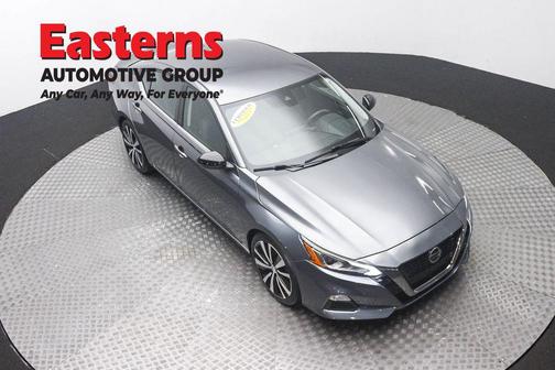 Gun Metallic 2022 Nissan Altima SR FWD