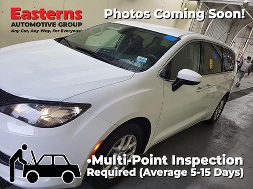 2023 Chrysler Voyager LX