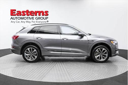 2021 Audi e-tron Premium Plus