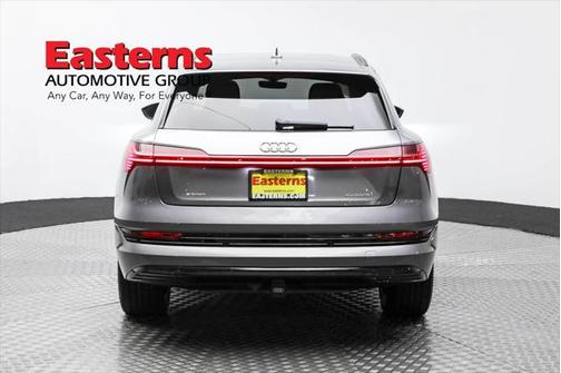 2021 Audi e-tron Premium Plus