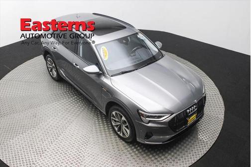 2021 Audi e-tron Premium Plus