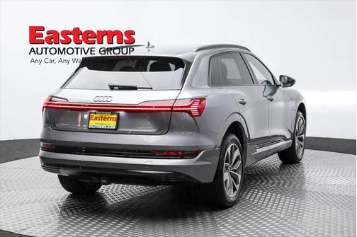 2021 Audi e-tron Premium Plus
