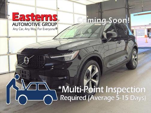 2023 Volvo XC40 B4 Ultimate Dark Theme