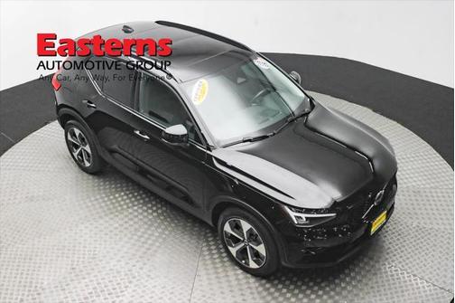 2023 Volvo XC40 B4 Ultimate Dark Theme