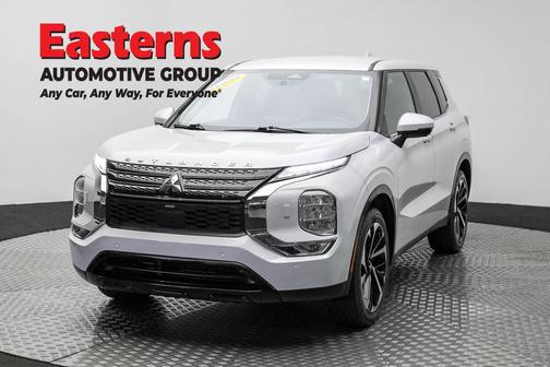 2022 Mitsubishi Outlander SE
