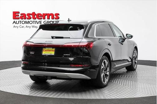 2021 Audi e-tron Premium Plus