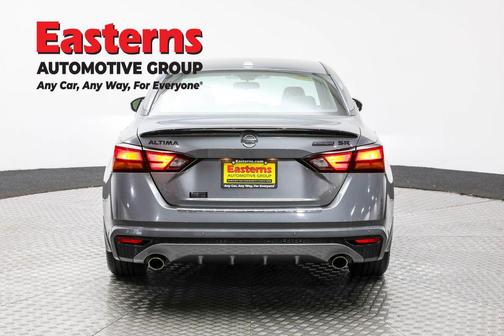 2022 Nissan Altima SR FWD