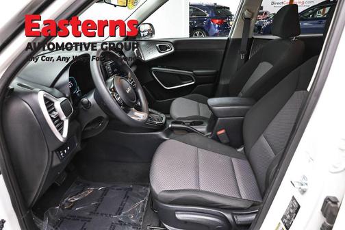 Snow White Pearl 2024 Kia Soul LX