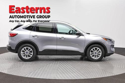 Silver Metallic 2022 Ford Escape SE