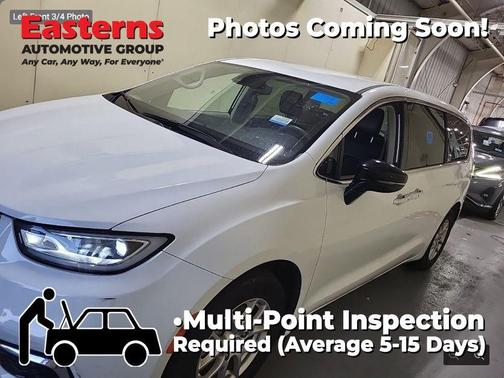 Bright White Clearcoat 2024 Chrysler Pacifica Touring L