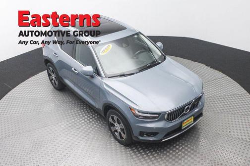 Gray 2021 Volvo XC40 T4 Inscription