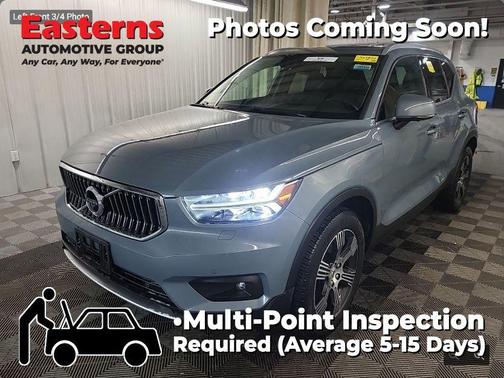Gray 2021 Volvo XC40 T4 Inscription