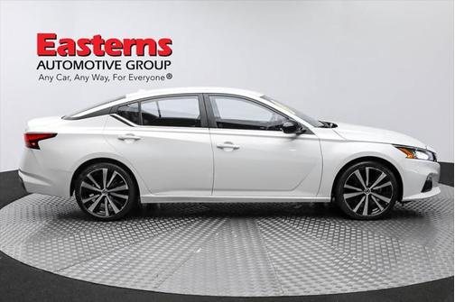 2022 Nissan Altima SR FWD