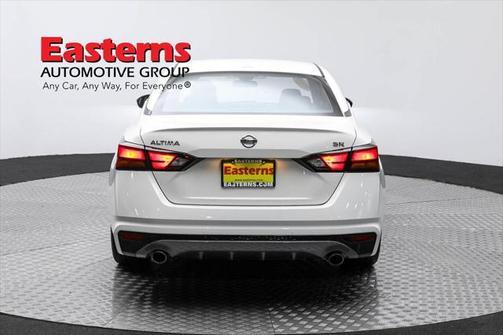 2022 Nissan Altima SR FWD