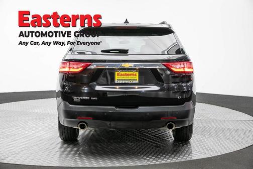 Mosaic Black Metallic 2020 Chevrolet Traverse LT Cloth