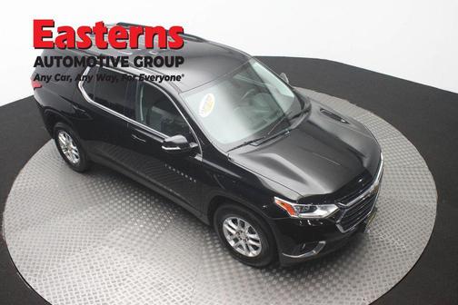 Mosaic Black Metallic 2020 Chevrolet Traverse LT Cloth