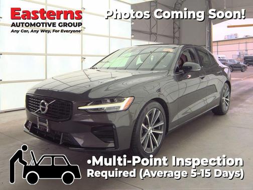 Gray 2022 Volvo S60 T5 Momentum