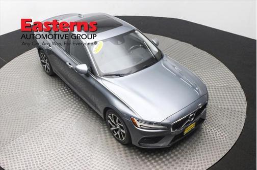 2020 Volvo S60 T6 Momentum
