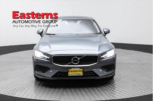 2020 Volvo S60 T6 Momentum