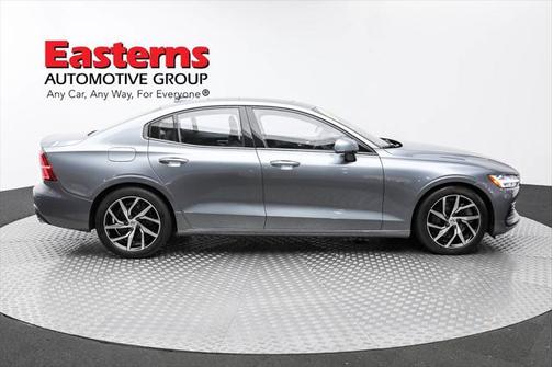 2020 Volvo S60 T6 Momentum