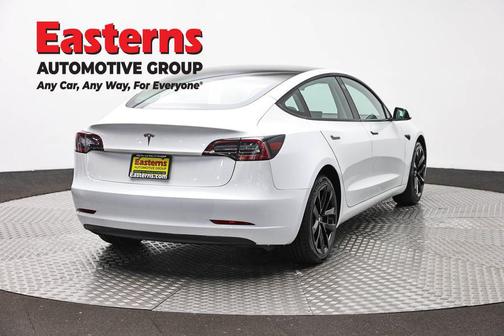 Pearl White Multi-Coat 2023 Tesla Model 3 Standard Range