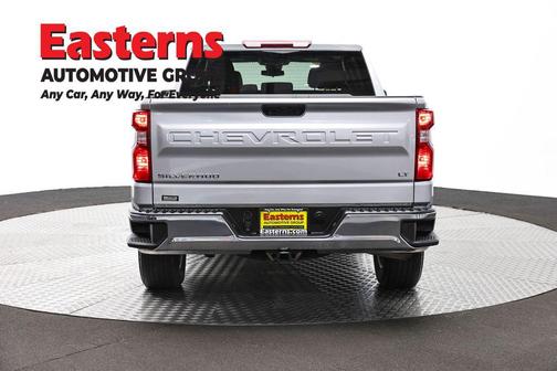 Silver Ice Metallic 2022 Chevrolet Silverado 1500 LT
