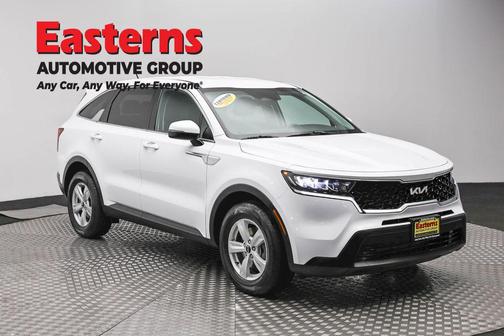 Glacial White Pearl 2023 Kia Sorento LX