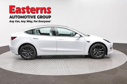 Pearl White Multi-Coat 2018 Tesla Model 3 Long Range