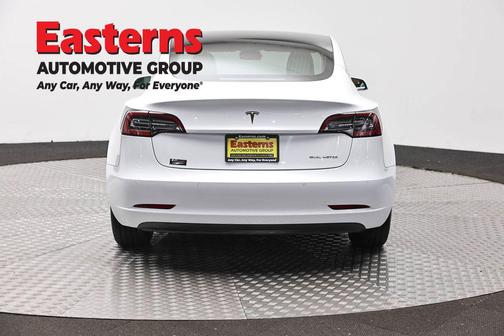 Pearl White Multi-Coat 2018 Tesla Model 3 Long Range