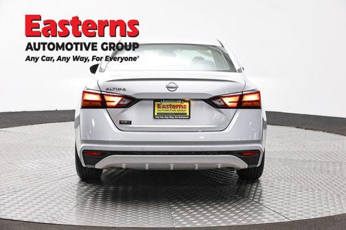 Brilliant Silver Metallic 2023 Nissan Altima S FWD