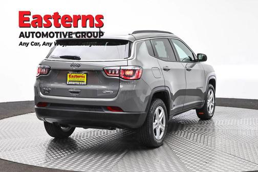 Sting-Gray Clearcoat 2023 Jeep Compass Latitude