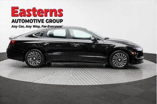 2022 Hyundai SONATA Hybrid Limited