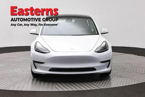 Pearl White Multi-Coat 2023 Tesla Model 3 Standard Range