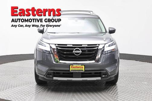 Gun Metallic 2023 Nissan Pathfinder SL 4WD