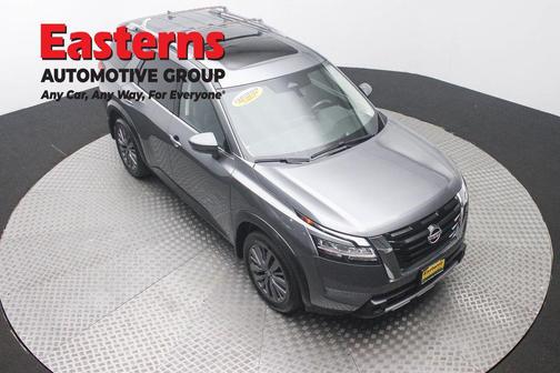 Gun Metallic 2023 Nissan Pathfinder SL 4WD