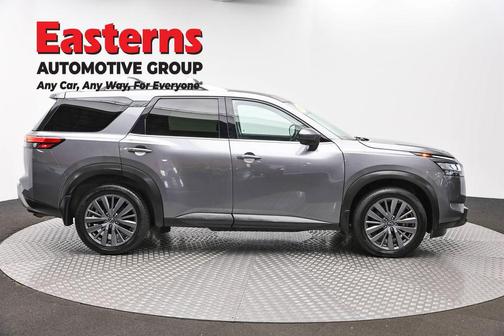 Gun Metallic 2023 Nissan Pathfinder SL 4WD