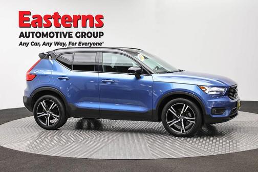 Bursting Blue Metallic 2020 Volvo XC40 T5 R-Design
