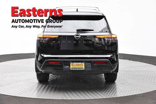 Super Black 2023 Nissan Pathfinder SL 4WD