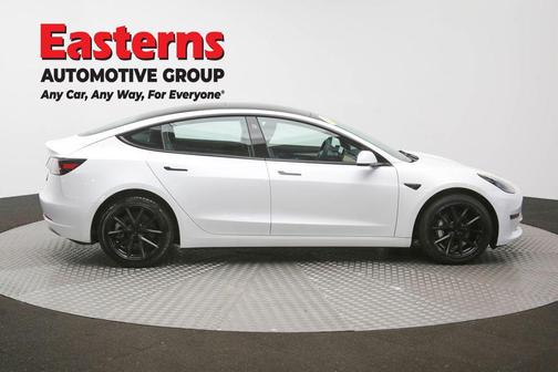 Pearl White Multi-Coat 2023 Tesla Model 3 Standard Range