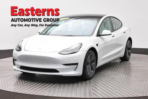 Pearl White Multi-Coat 2023 Tesla Model 3 Standard Range