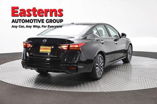Super Black Clearcoat 2025 Nissan Altima 2.5 SV