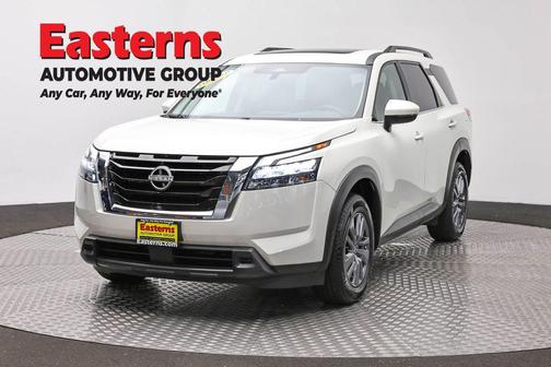 Pearl White Tricoat 2023 Nissan Pathfinder SV 4WD