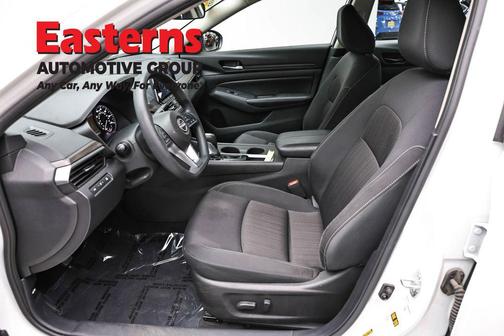 Glacier White 2025 Nissan Altima 2.5 SV
