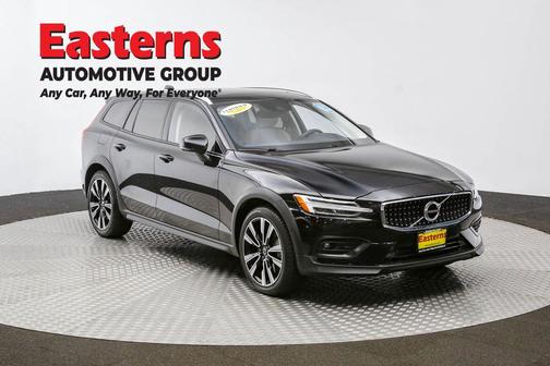 2022 Volvo V60 Cross Country T5
