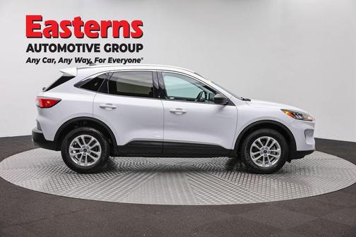 Oxford White 2022 Ford Escape SE