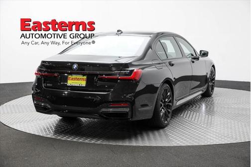 2022 BMW 740 i