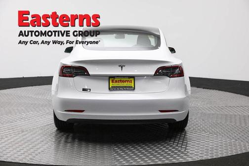 Pearl White Multi-Coat 2023 Tesla Model 3 Standard Range