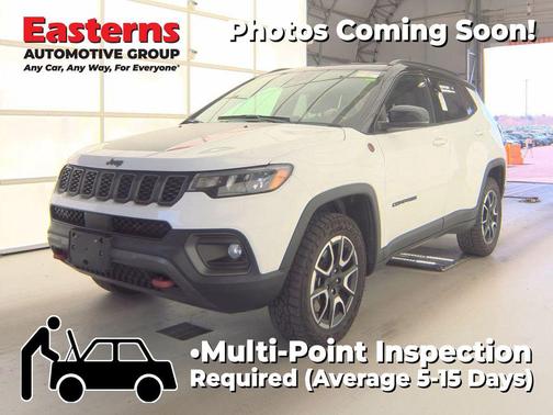Bright White Clearcoat 2024 Jeep Compass Trailhawk