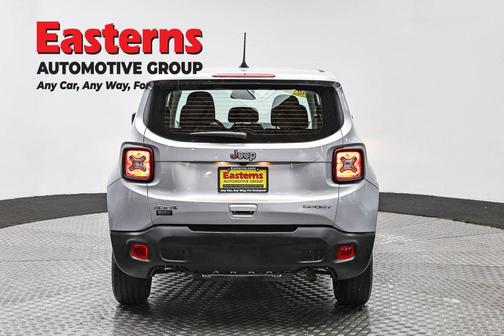 Glacier Metallic Clearcoat 2021 Jeep Renegade Sport