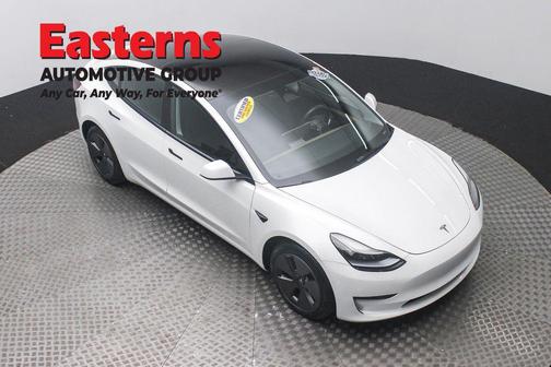 Pearl White Multi-Coat 2023 Tesla Model 3 Standard Range